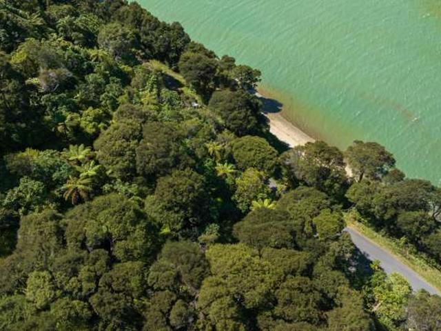 Property for sale in Marlborough