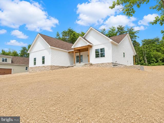 House for sale in Berkeley Springs, West Virginia