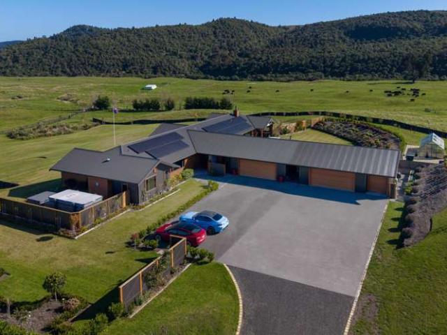 House for sale in Kinloch, Waikato