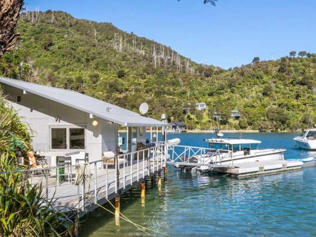 Land for sale in Marlborough