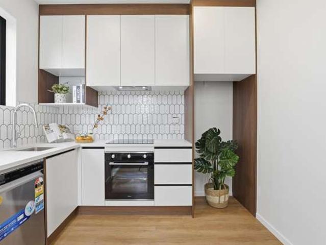 Townhouse for sale in Oratia