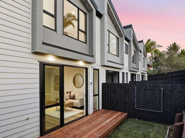 Townhouse for sale in Whangaparaoa