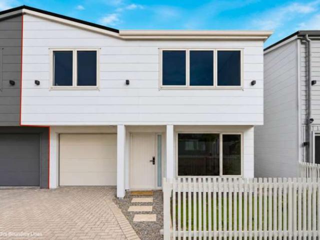 Townhouse for sale in East Tamaki, Oroua County