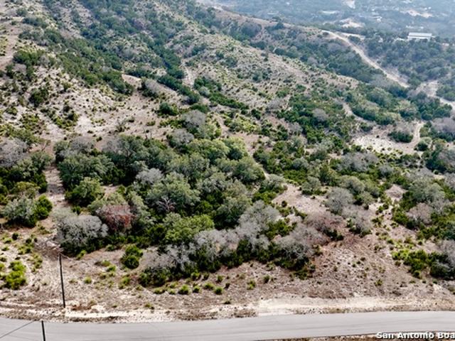 Land for sale in Pipe Creek, Texas