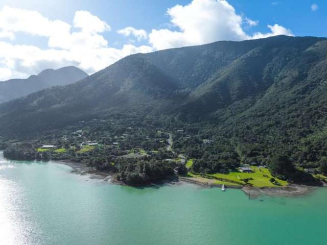 Property for sale in Marlborough