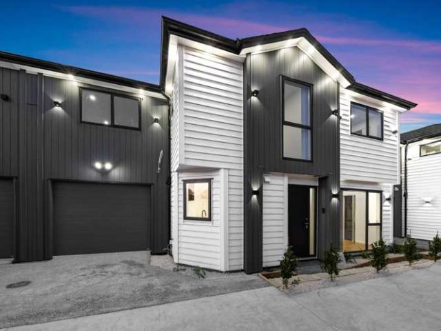 Townhouse for sale in East Tamaki