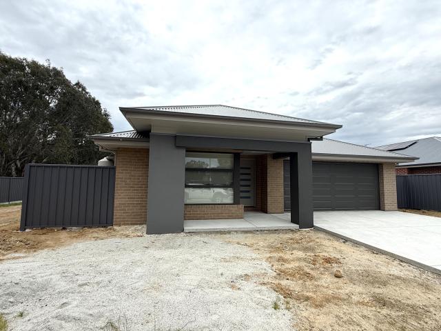 House for rent in Thurgoona, Albury
