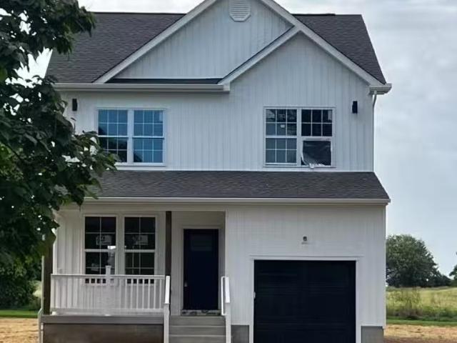 House for sale in Charles Town