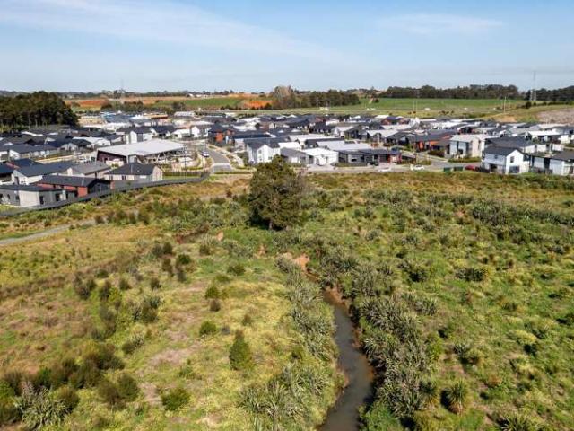 Land for sale in Awhitu