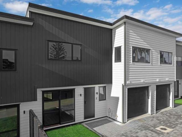 Townhouse for sale in East Tamaki
