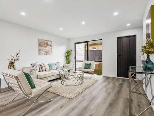 Townhouse for sale in East Tamaki