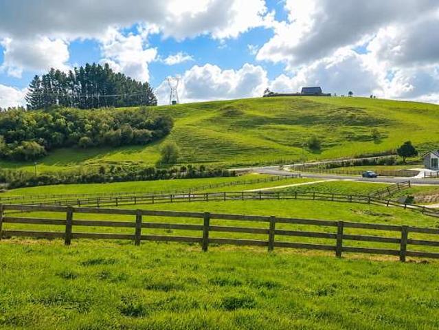 House for sale in Awhitu, Oroua County