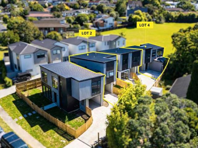 Townhouse for sale in Whangaparaoa