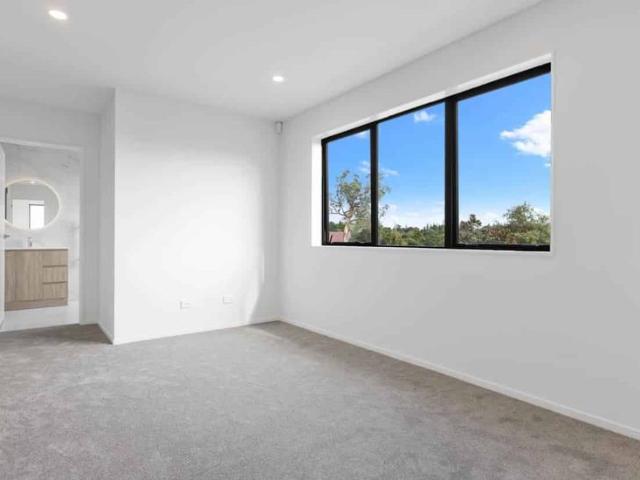 Townhouse for rent in Howick, Oroua County