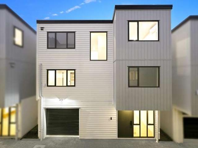 Townhouse for sale in Wairau Valley, Oroua County