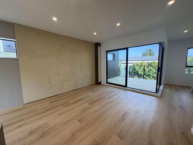 Townhouse for sale in Mount Wellington