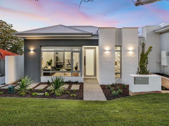 Cottage for sale in Alkimos, Western Australia