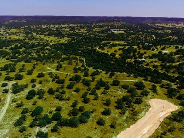 Land for sale in Pipe Creek, Texas
