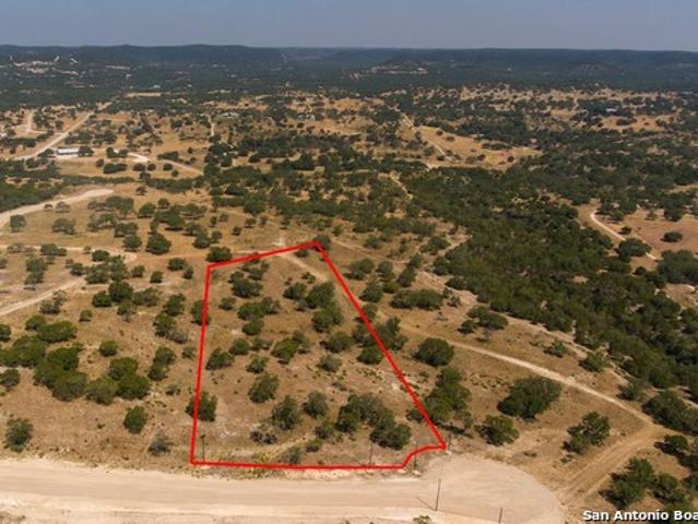 Land for sale in Pipe Creek, Texas
