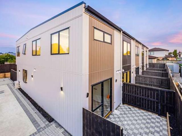 Townhouse for sale in East Tamaki