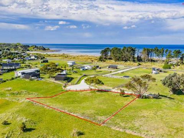 Land for sale in Mahia