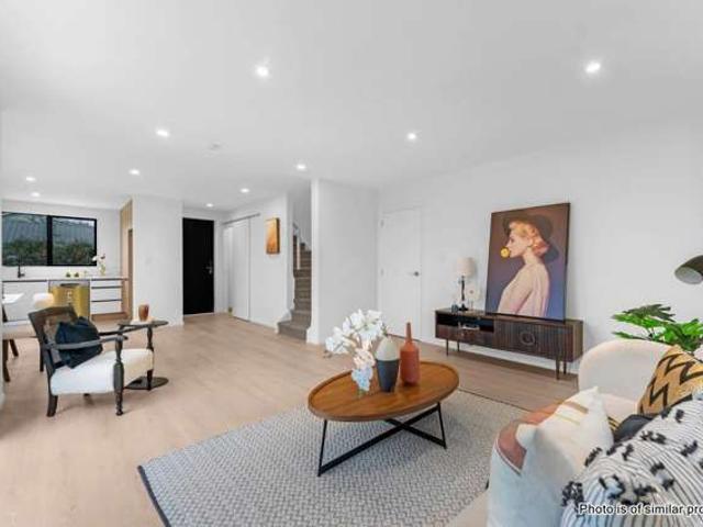 Townhouse for sale in Mount Wellington