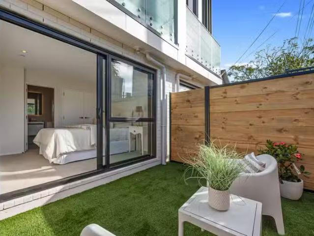 Apartment for sale in Takapuna