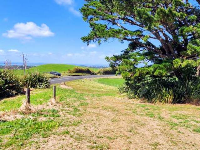Land for sale in Awhitu, Oroua County