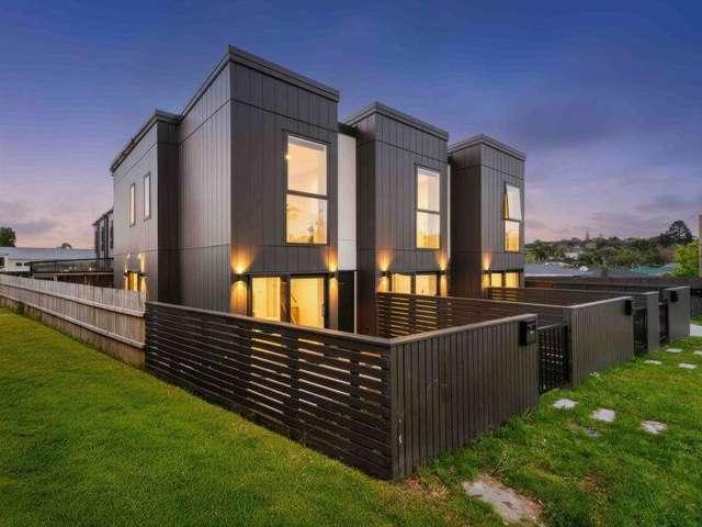 Townhouse for sale in New Lynn