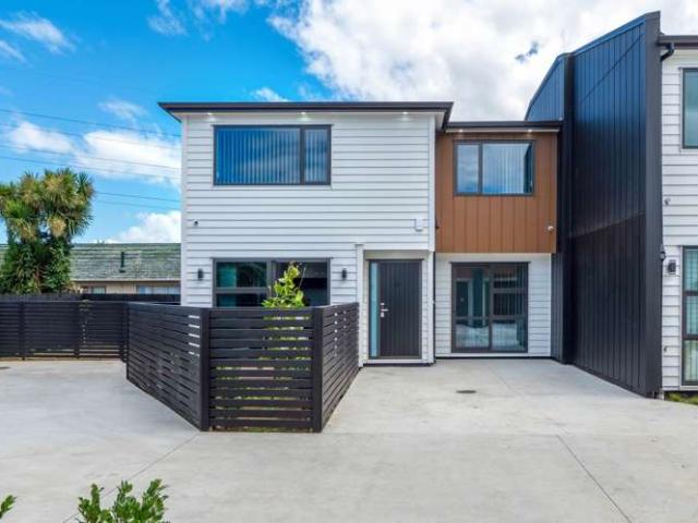 Townhouse for sale in Owhata