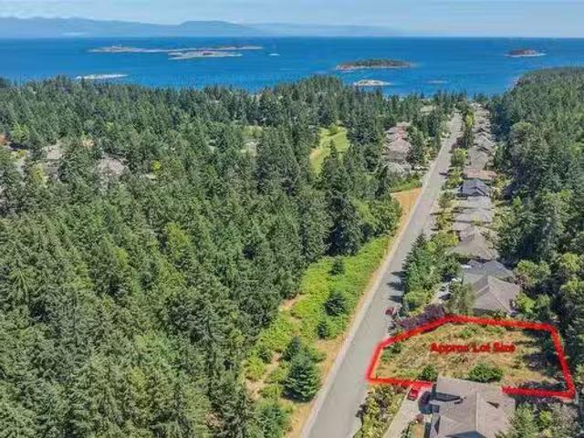 House for sale in Nanoose Bay