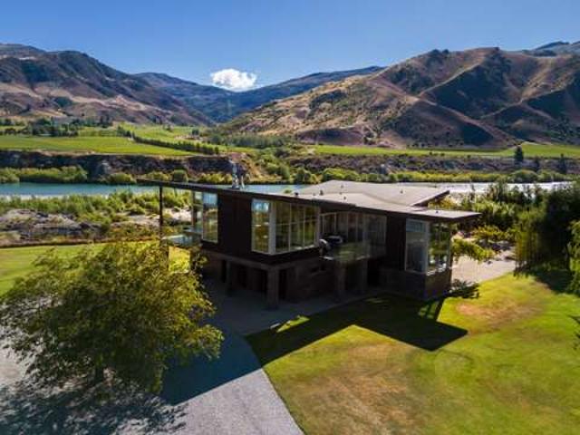 House for sale in Otakou