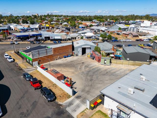 Warehouse for sale in Piallamore, New South Wales