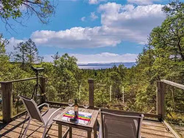 House for sale in Lasqueti
