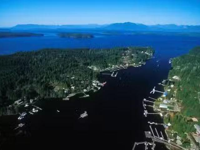 House for sale in Clayoquot, British Columbia