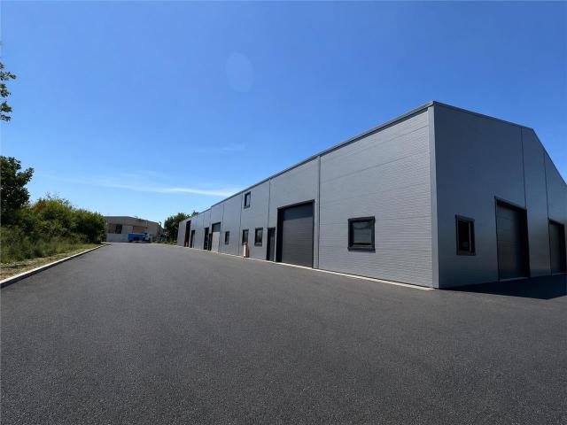 Local Commercial vente à Montbrison, Savigneux