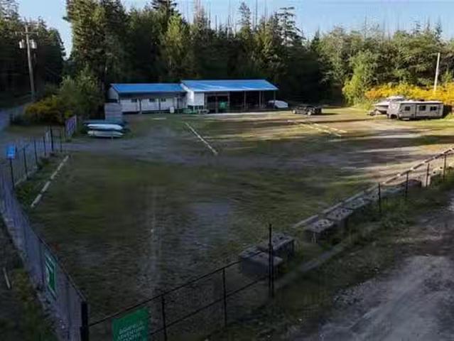 House for sale in Clayoquot, British Columbia