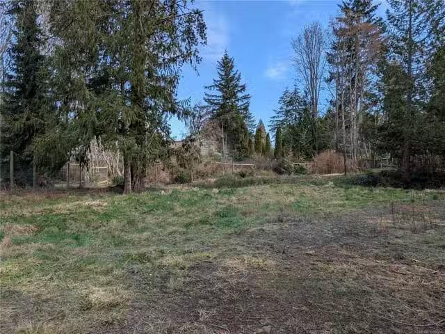 House for sale in Bowser, British Columbia