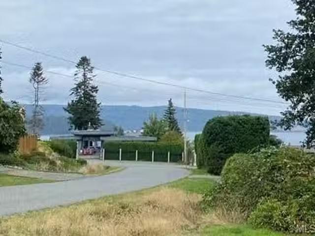 House for sale in Bowser, British Columbia