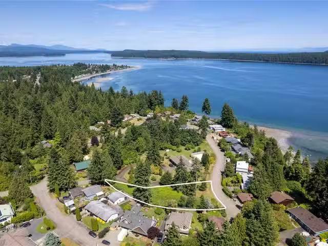 House for sale in Bowser, British Columbia