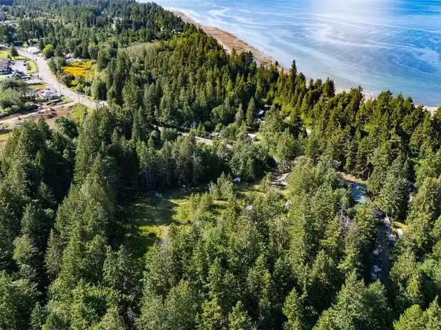 House for sale in Bowser, British Columbia