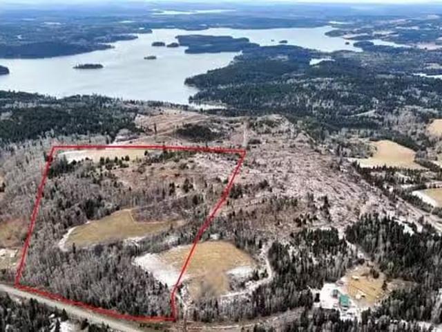 House for sale in Bridge Lake, Area L (Lone Butte/Interlakes)