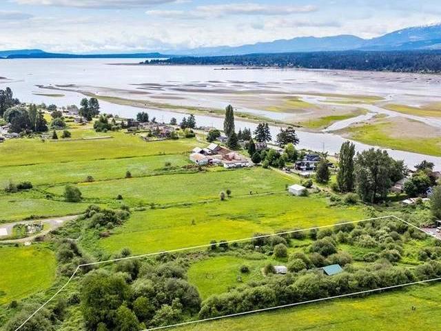 House for sale in Courtenay House for sale in Courtenay