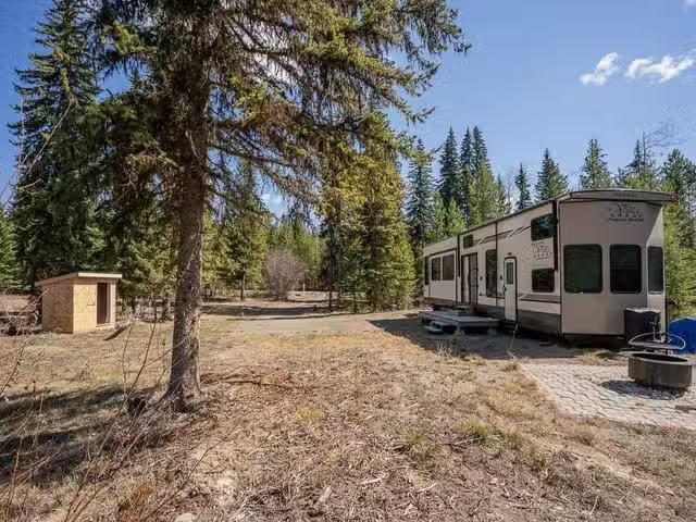 House for sale in Eagle Creek, British Columbia