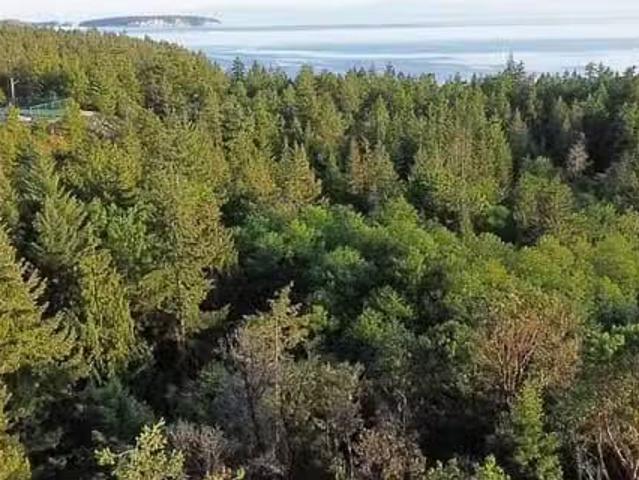 House for sale in Halfmoon Bay, British Columbia