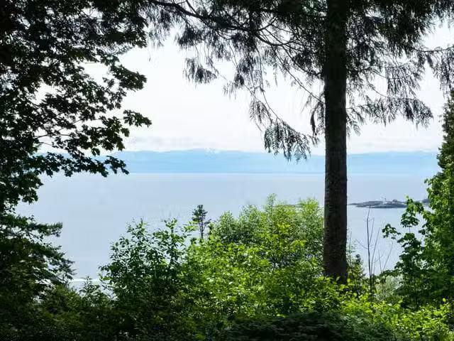 House for sale in Halfmoon Bay, British Columbia
