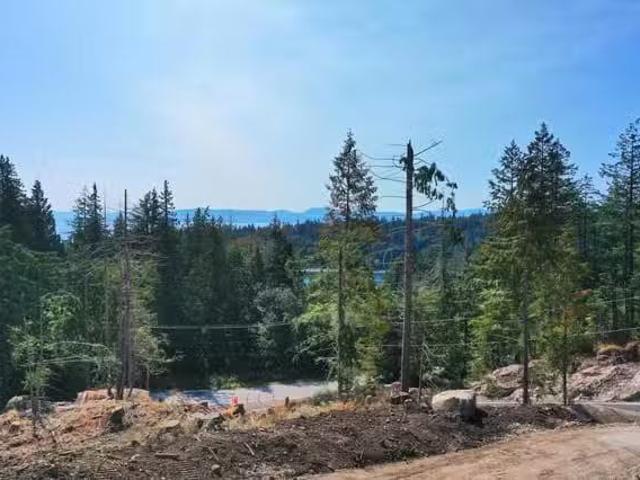 House for sale in Halfmoon Bay, British Columbia