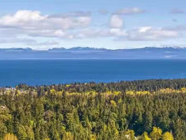 House for sale in Lantzville, British Columbia