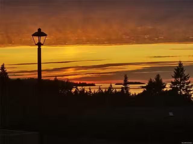 House for sale in Lantzville, British Columbia