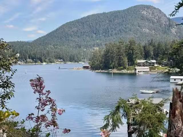 House for sale in Madeira Park, British Columbia